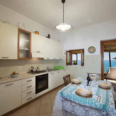 Elegant House Overlooking The Sea, Easy Park, Wifi Дом отдыха *