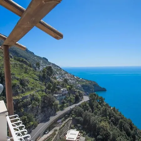 Casa vacanze Elegant House Overlooking The Sea, Easy Park, Wifi Praiano