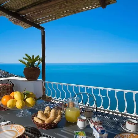 Дом отдыха Elegant House Overlooking The Sea, Easy Park, Wifi Праяно