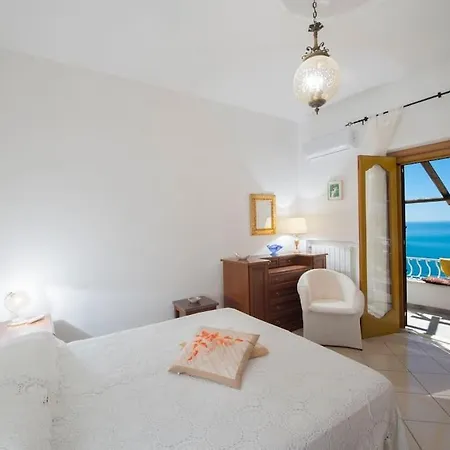 Elegant House Overlooking The Sea, Easy Park, Wifi *